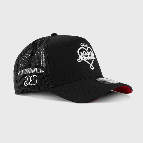 True X New Era 940AF Trucker Blk Medellin
