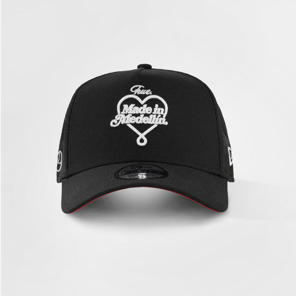True X New Era 940AF Trucker Blk Medellin