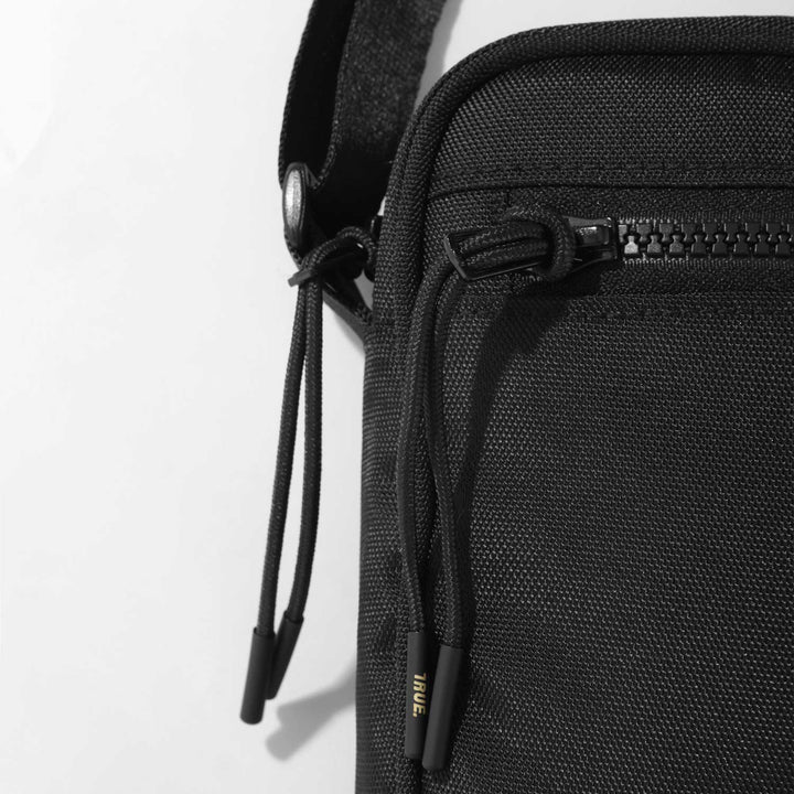 Classic Embroidery Crossbody bag - Black